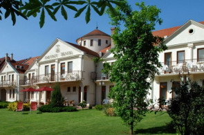 Ametiszt Hotel